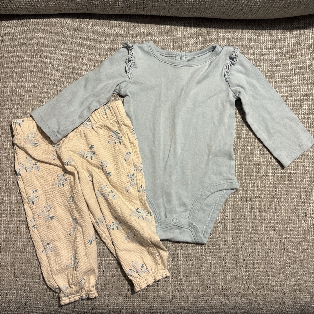 Carter's Baby Bodysuit & Pants Set